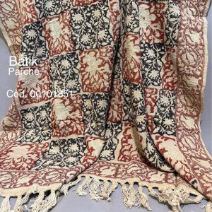 پارچه چاپ سنگی کرم مشکی عنابی با بافت نپالی دستساز و ریشهدار – Batik Parche