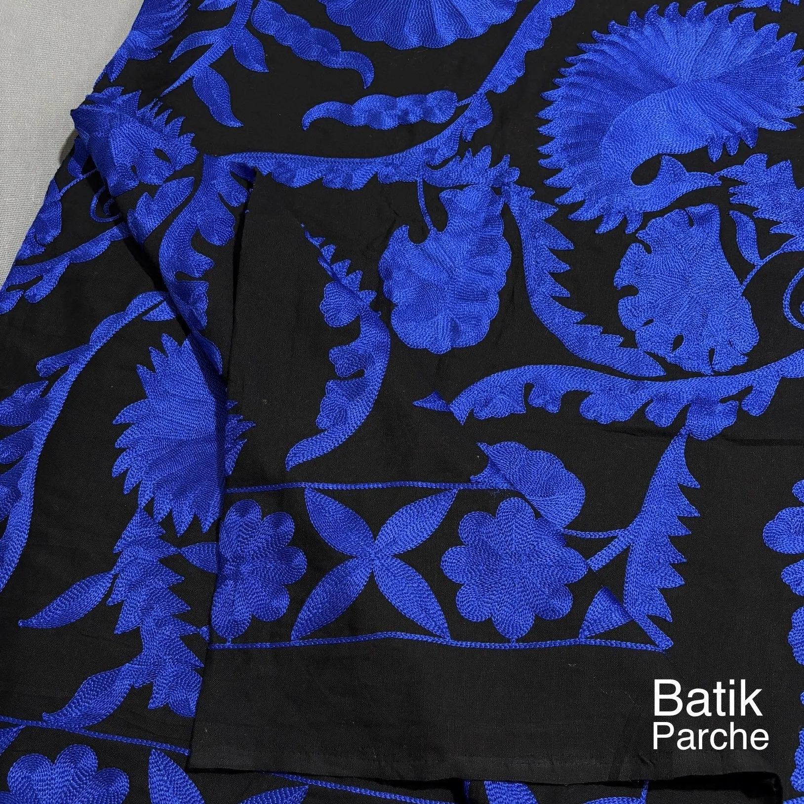 پارچه لینن سوزن دوزی باتیک پارچه بازار بزرگ پارچه ارسال به سراسر ایران.Linen fabric, embroidery, batik, fabric, big market Fabric shipped all over Iran.