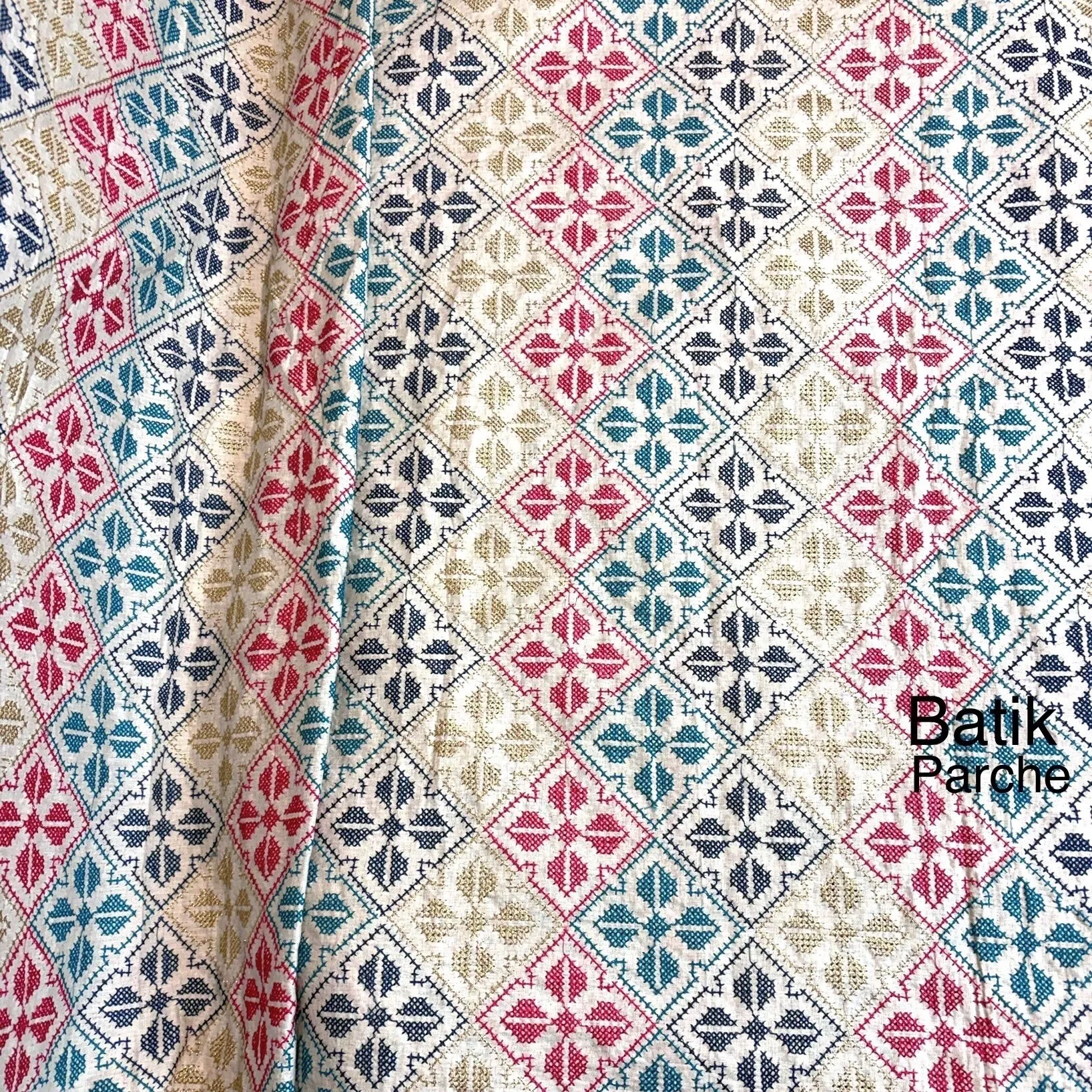 پارچه لینن سوزن دوزی باتیک پارچه بازار بزرگ ایران پارچه ارسال به سراسر ایران.Linen fabric, needlework, batik fabric, Iran's big market, fabric, shipping all over Iran.