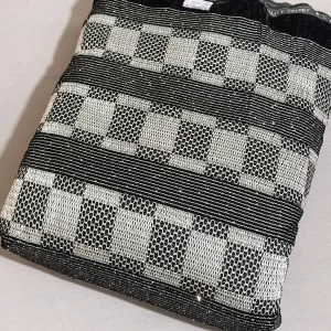 پارچه مخمل سوزت دوزی باتیک پارچه بازار پارچه ایران ارسال به سراسر ایران.Velvet fabric, needlework, batik fabric, Iranian fabric market, shipping all over Iran.