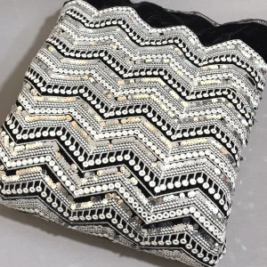 پارچه مخمل سوزت دوزی باتیک پارچه بازار پارچه ایران ارسال به سراسر ایران.Velvet fabric, needlework, batik fabric, Iranian fabric market, shipping all over Iran.