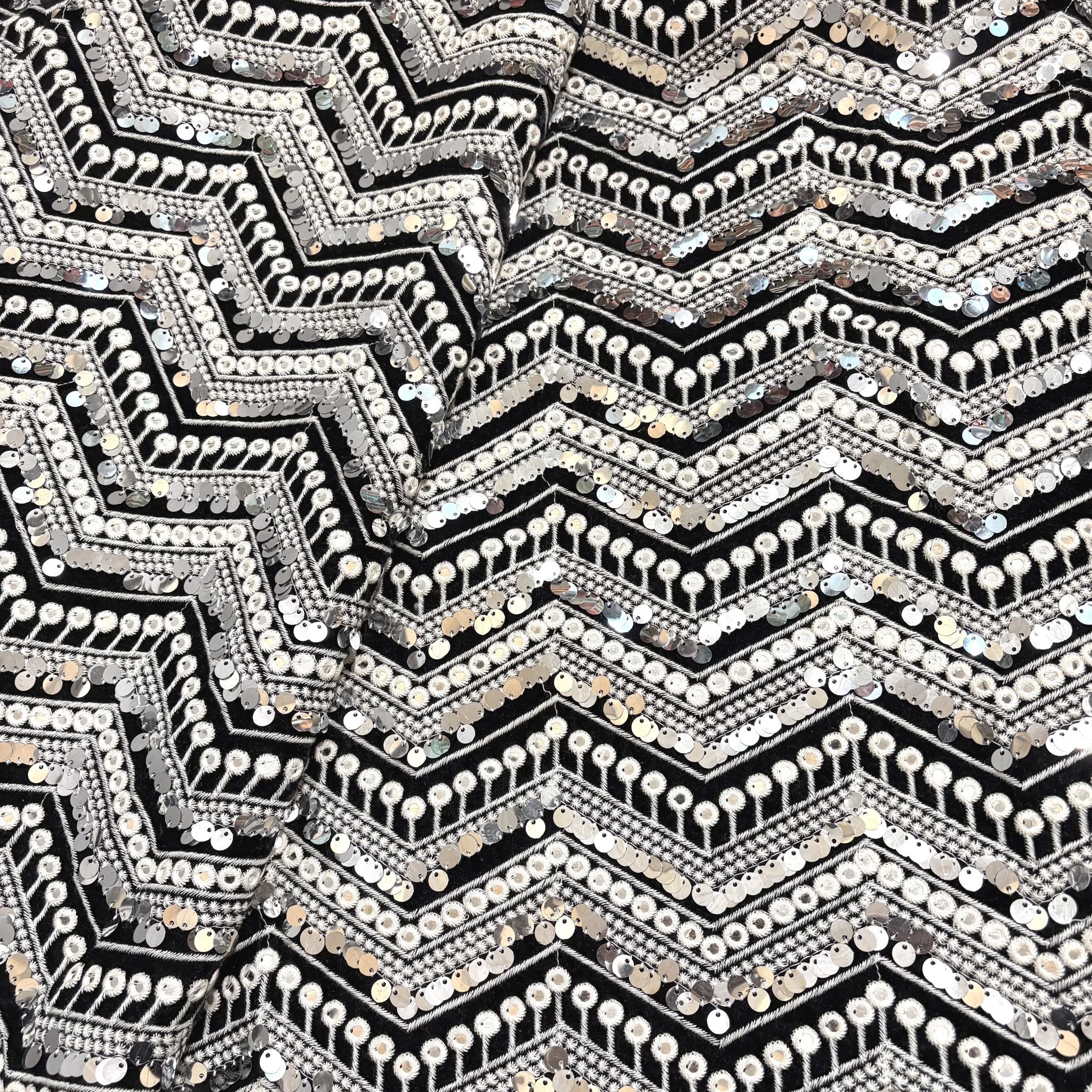 پارچه مخمل سوزت دوزی باتیک پارچه بازار پارچه ایران ارسال به سراسر ایران.Velvet fabric, needlework, batik fabric, Iranian fabric market, shipping all over Iran.