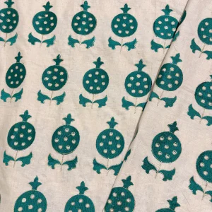 پارچه لینن نچرال سوزن دوزی و پولک دوزی باتیک پارچه بازار بزرگ ایران.Natural linen fabric, needlework and sequin embroidery, batik fabric, Iran's big bazaar.