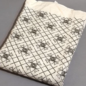 پارچه لینن نچرال سوزن دوزی و پولک دوزی باتیک پارچه بازار بزرگ ایران.Natural linen fabric, needlework and sequin embroidery, batik fabric, Iran's big bazaar.