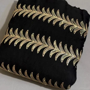 پارچه لینن نچرال سوزن دوزی و پولک دوزی باتیک پارچه بازار بزرگ ایران.Natural linen fabric, needlework and sequin embroidery, batik fabric, Iran's big bazaar.