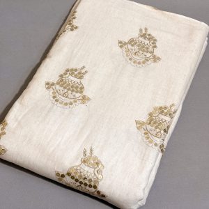 پارچه لینن نچرال سوزن دوزی و پولک دوزی باتیک پارچه بازار بزرگ ایران.Natural linen fabric, needlework and sequin embroidery, batik fabric, Iran's big bazaar.