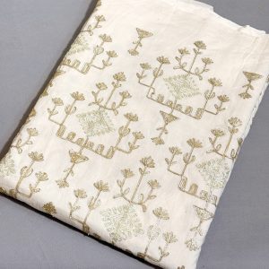 پارچه لینن نچرال سوزن دوزی و پولک دوزی باتیک پارچه بازار بزرگ ایران.Natural linen fabric, needlework and sequin embroidery, batik fabric, Iran's big bazaar.