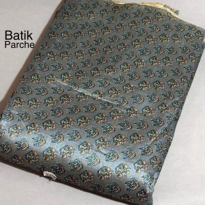 پارچه باتیک تافته چاپ باتیک پارچه باتیک بازار بزرگ ایران بازار بزرگ پارچه.Batik taffeta fabric, batik print, batik fabric, Iran's big bazaar, big bazaar of fabrics.