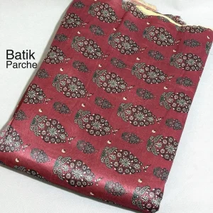 پارچه باتیک تافته چاپ باتیک پارچه باتیک بازار بزرگ ایران بازار بزرگ پارچه.Batik taffeta fabric, batik print, batik fabric, Iran's big bazaar, big bazaar of fabrics.