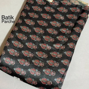 پارچه باتیک تافته چاپ باتیک پارچه باتیک بازار بزرگ ایران بازار بزرگ پارچه.Batik taffeta fabric, batik print, batik fabric, Iran's big bazaar, big bazaar of fabrics.