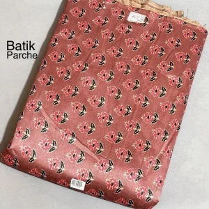 پارچه باتیک تافته چاپ باتیک پارچه باتیک بازار بزرگ ایران بازار بزرگ پارچه.Batik taffeta fabric, batik print, batik fabric, Iran's big bazaar, big bazaar of fabrics.