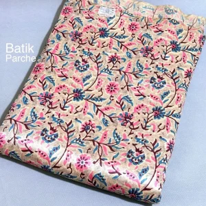 پارچه باتیک تافته چاپ باتیک پارچه باتیک بازار بزرگ ایران بازار بزرگ پارچه.Batik taffeta fabric, batik print, batik fabric, Iran's big bazaar, big bazaar of fabrics.